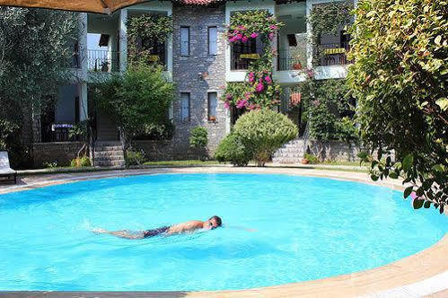 Olive Garden Apart Hotel Гёчек Экстерьер фото